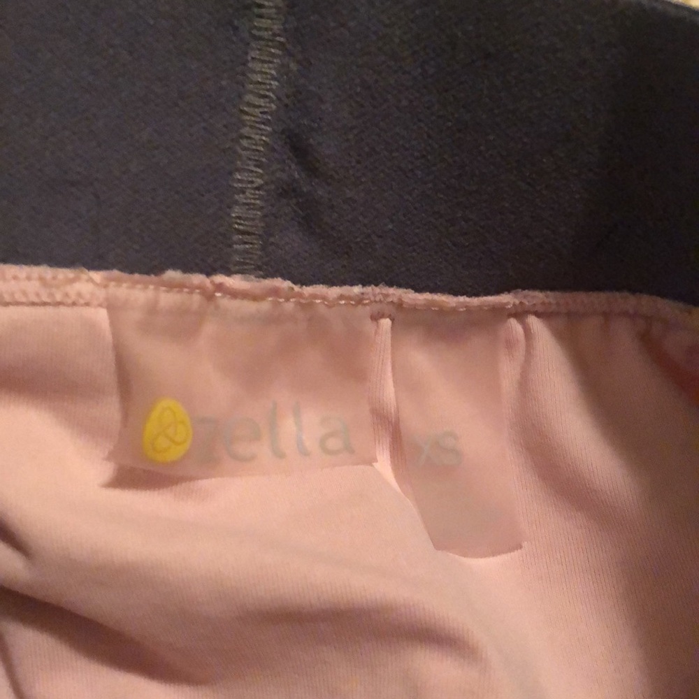 Zella XS running shorts - Picture 2 of 3